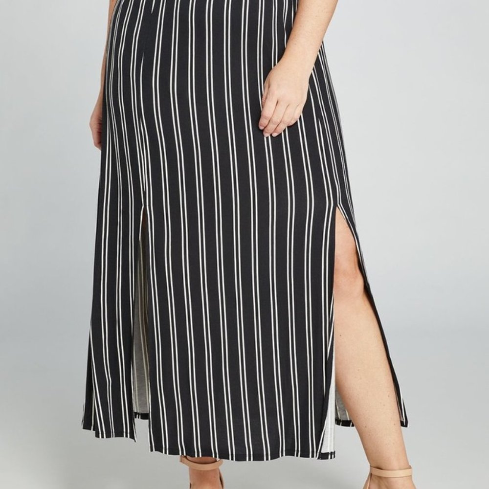 NWT - Lane Bryant - Blk/Wht Double Slit Skirt